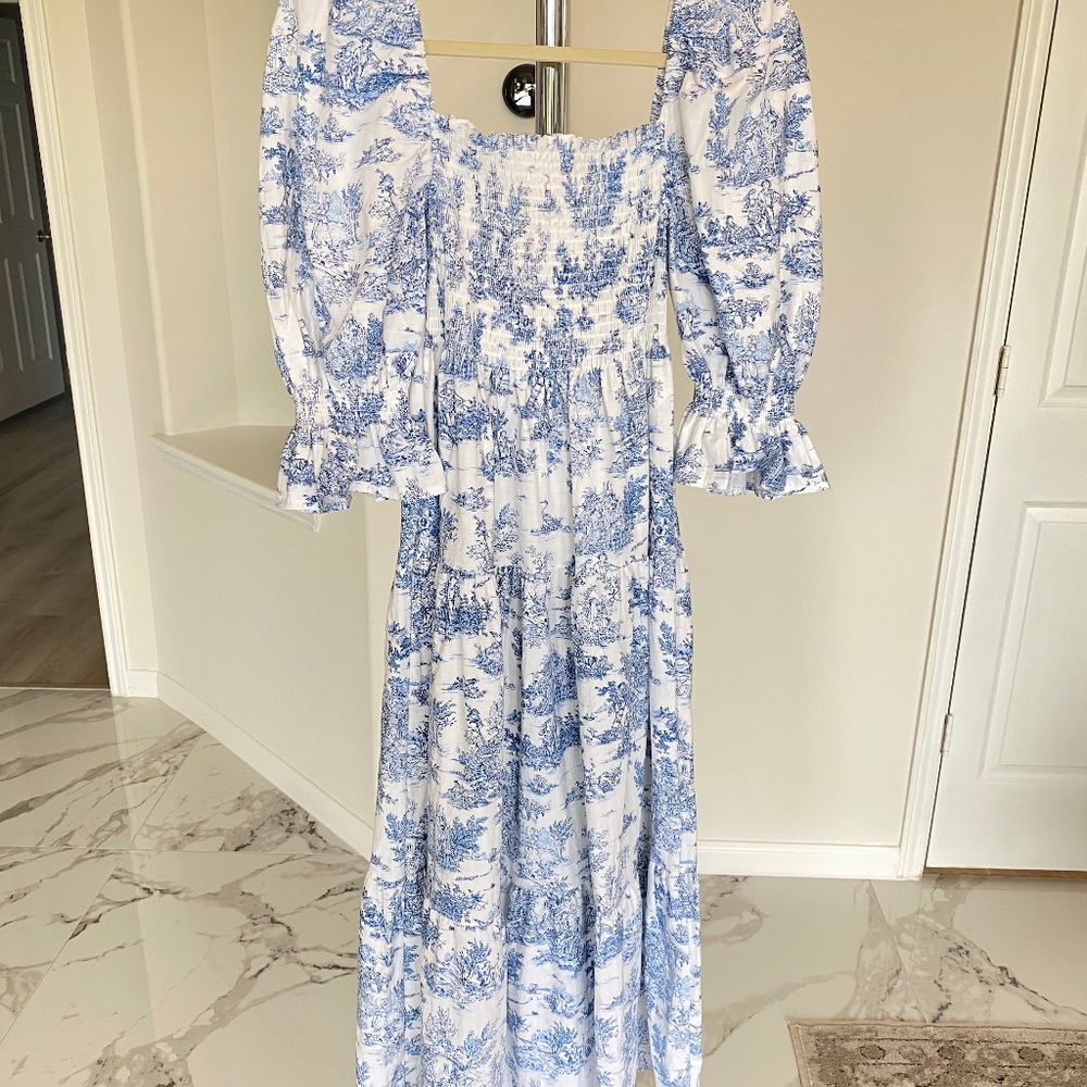 Nothing fits but new dress size S/M